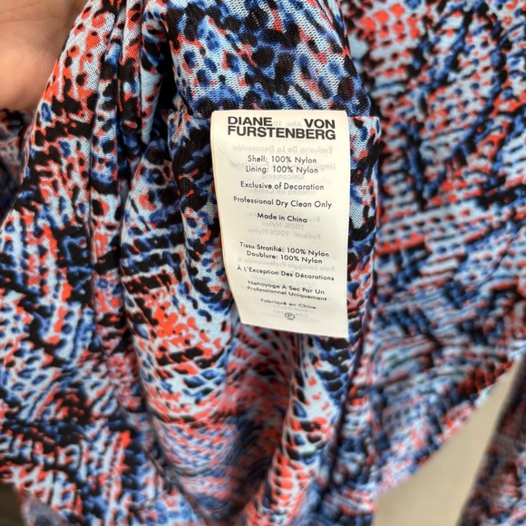 NWOT Diane von Furstenberg Roland ruched printed mesh bodysuit, Size M - Picture 15 of 15